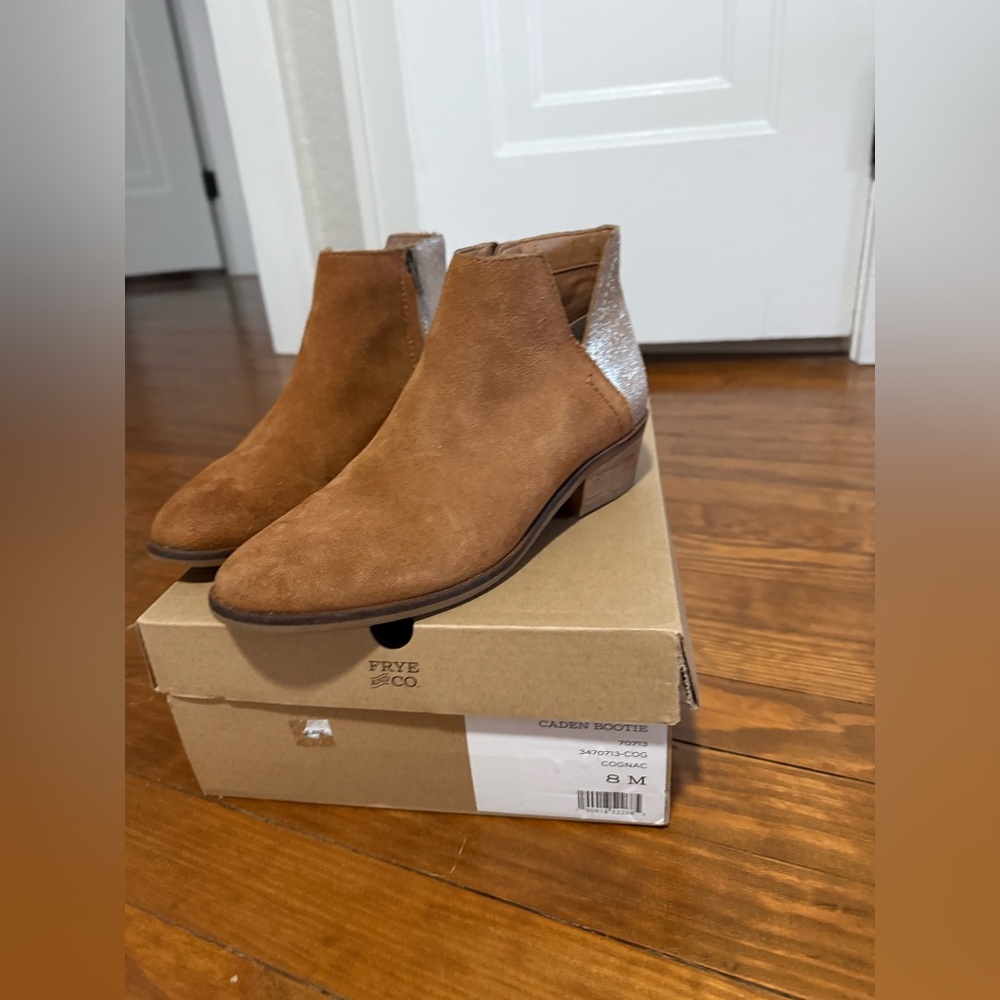 FRYE AND CO. Brown and Gold Ankle Booties